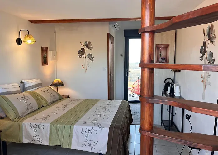 Au Calme Avec Vue Magnifique -entierement Climatisee - Piscine Villa