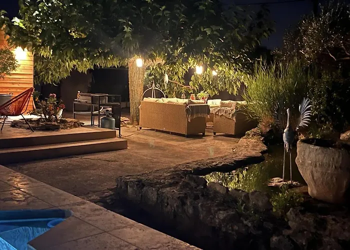 Au Calme Avec Vue Magnifique -entierement Climatisee - Piscine *