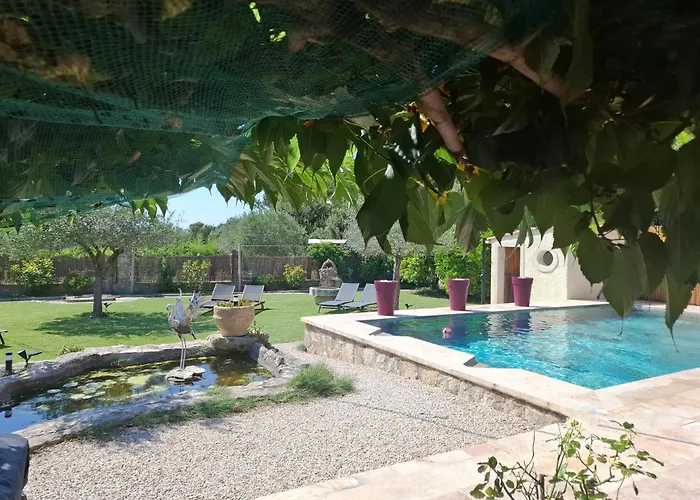 Au Calme Avec Vue Magnifique -entierement Climatisee - Piscine *
