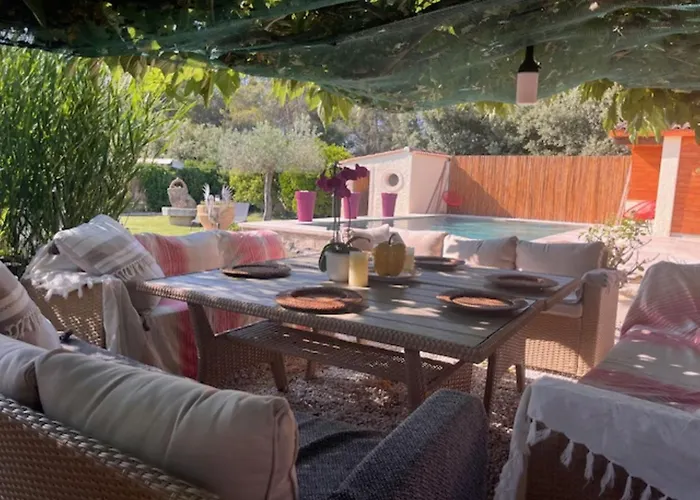 Au Calme Avec Vue Magnifique -entierement Climatisee - Piscine Villa