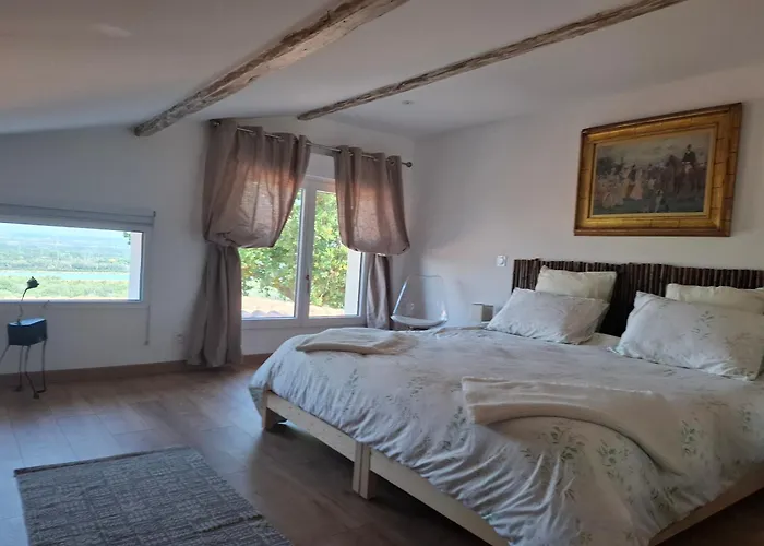 Au Calme Avec Vue Magnifique -entierement Climatisee - Piscine *