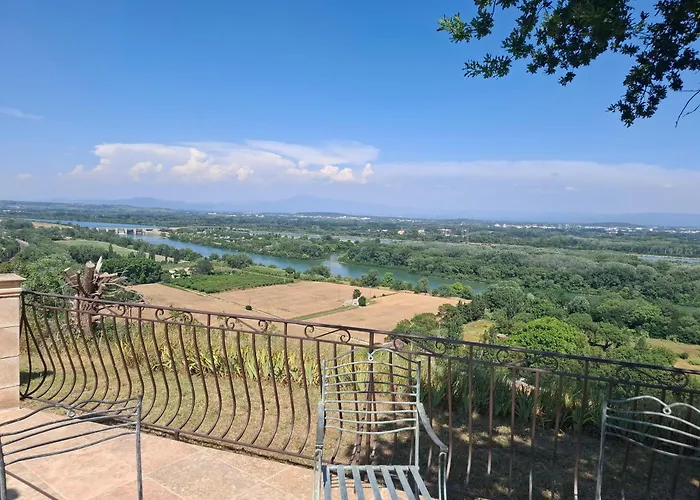 Villa Au Calme Avec Vue Magnifique -entierement Climatisee - Piscine *