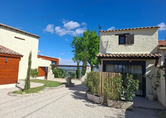 Au Calme Avec Vue Magnifique -entierement Climatisee - Piscine Villa *