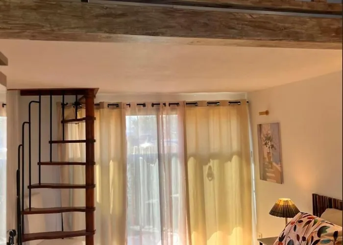 Villa Au Calme Avec Vue Magnifique -entierement Climatisee - Piscine