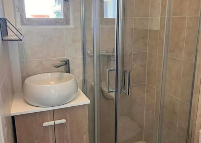 Villa Au Calme Avec Vue Magnifique -entierement Climatisee - Piscine *