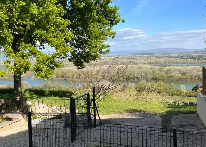 Au Calme Avec Vue Magnifique -entierement Climatisee - Piscine Villeneuve-lès-Avignon