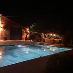 Avec Vue Magnifique -entierement Climatisee - Piscine