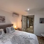 Avec Vue Magnifique -entierement Climatisee - Piscine
