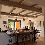 Avec Vue Magnifique -entierement Climatisee - Piscine *