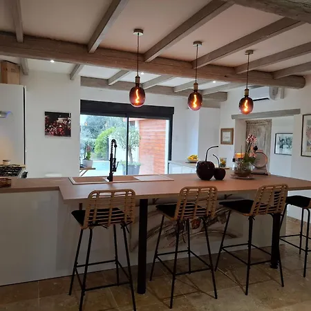 Villa Au Calme Vue Magnifique Entierement Climatisee Et Piscine Villeneuve-les-Avignon