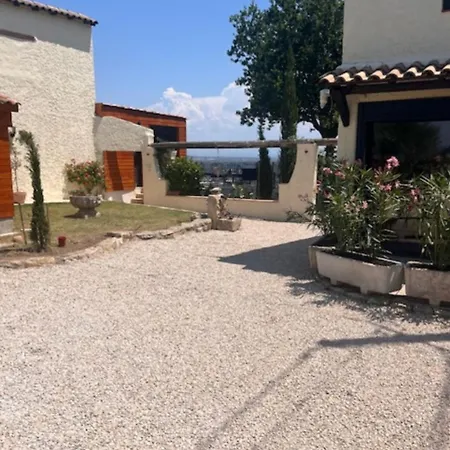 빌라 Au Calme Avec Vue Magnifique -entierement Climatisee - Piscine Villeneuve-lès-Avignon