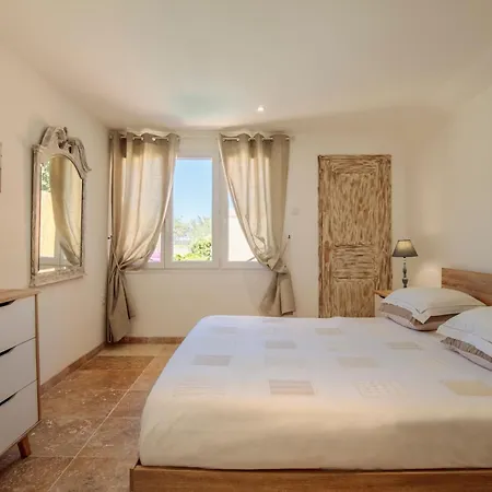 Superbe Climatisee Avec Piscine, Vue Magnifique Villa *