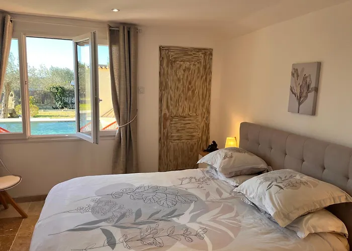 Au Calme Avec Vue Magnifique -entierement Climatisee - Piscine Vila *