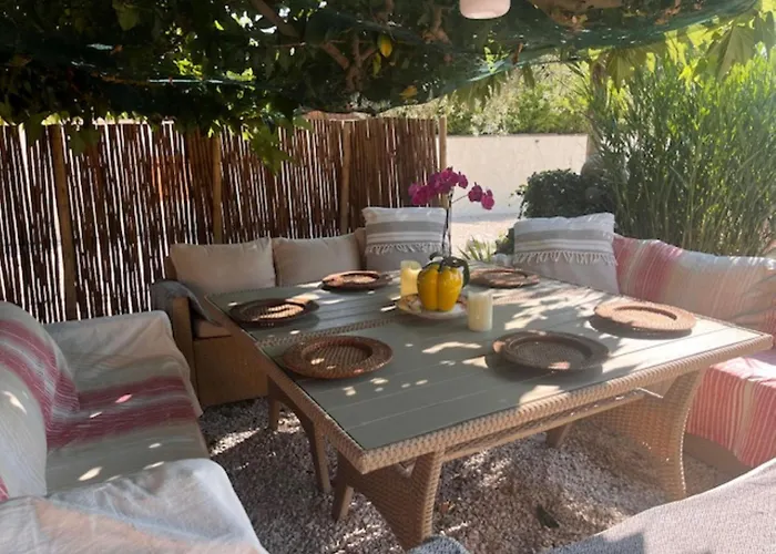 Au Calme Avec Vue Magnifique -entierement Climatisee - Piscine Vila Villeneuve-lès-Avignon