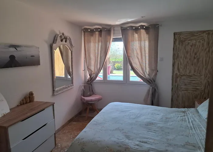Au Calme Avec Vue Magnifique -entierement Climatisee - Piscine * Villeneuve-lès-Avignon