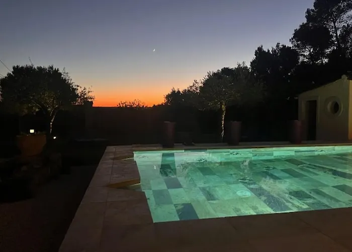 Au Calme Avec Vue Magnifique -entierement Climatisee - Piscine Vila